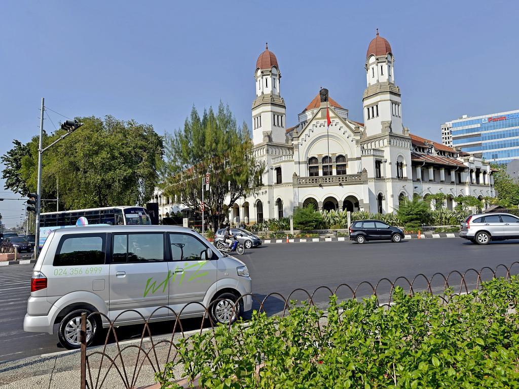 Whiz Hotel Pemuda Semarang Extérieur photo
